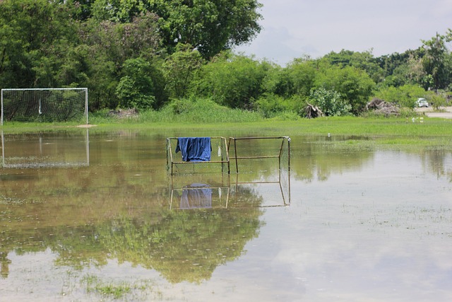 重庆两江新区际华园举行“空中飞人”竞技 2023年全国室内跳伞锦标赛.